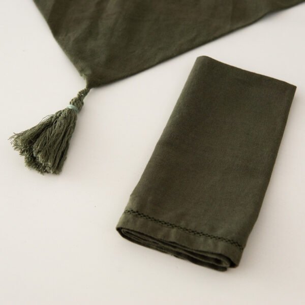 servilletas de tela bordadas con camino de mesa