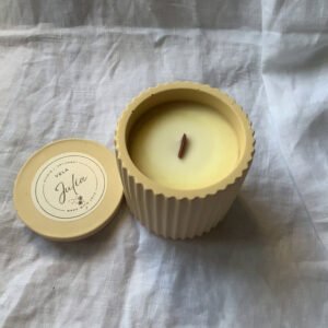 vela con tapa aroma a higo